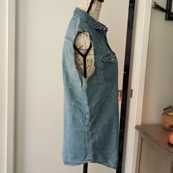 Vintage LEVI'S Sleeveless Denim Shirt - Picture 2 of 7